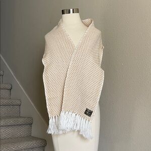 Alpaca, Made in Peru, Beige and White Scarf